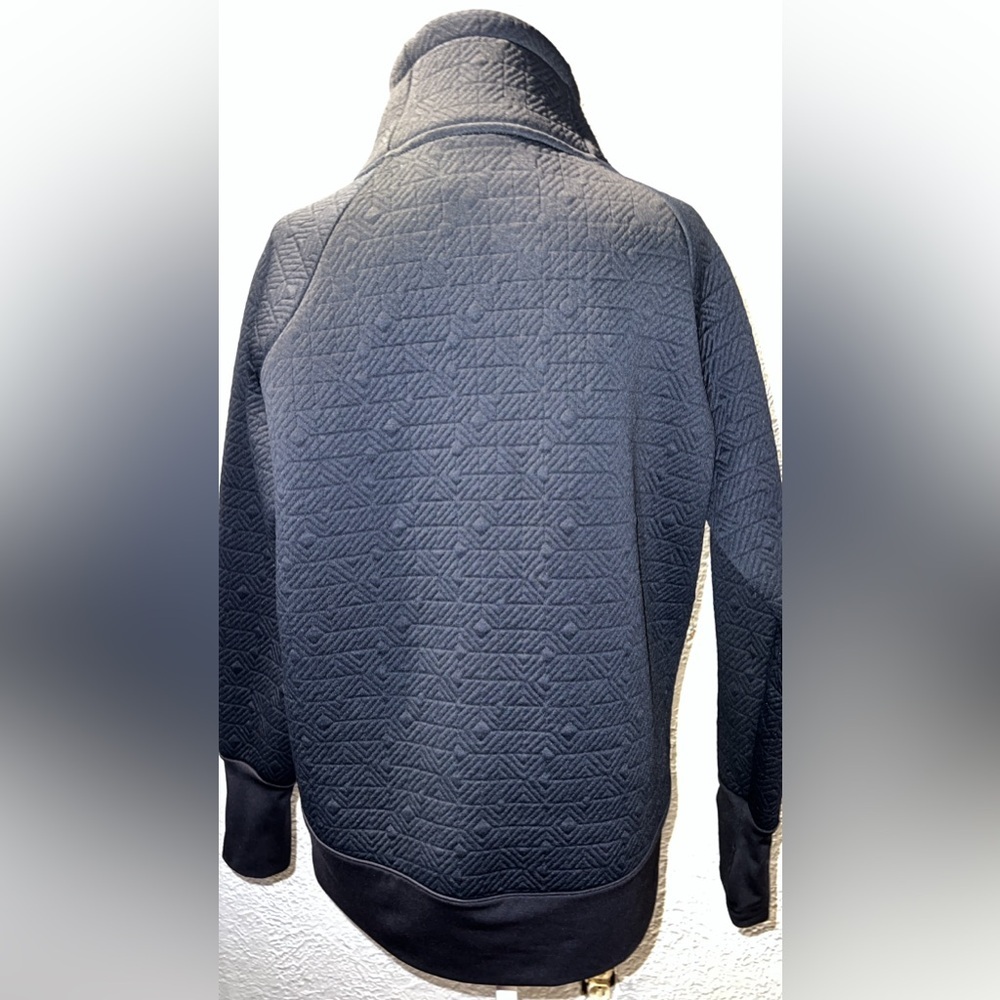 BRAND NEW ATHLETA HOODIE SIZE SMALL - Picture 6 of 6